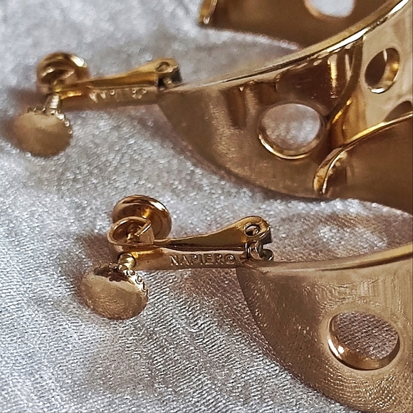 Napier Vintage Signed Comfort Clip Gold Tone Hoop Swiss Cheese Cut Out Earrings - Picture 14 of 14